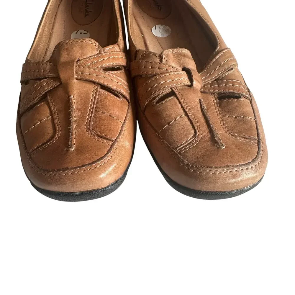 Clarks Artisan Tan Slip-On Loafers Womens Size 7.5 Leather Round Toe Brown Shoes